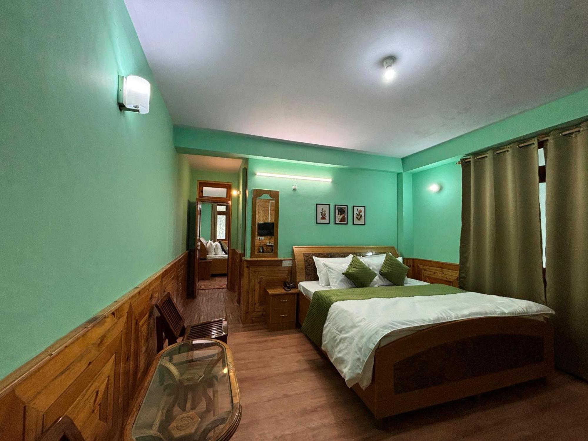 Hotel Geetanjali Sāngla エクステリア 写真