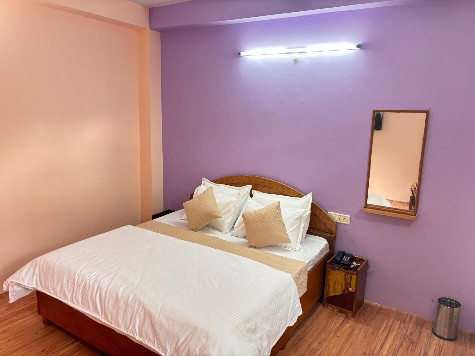 Hotel Geetanjali Sāngla エクステリア 写真