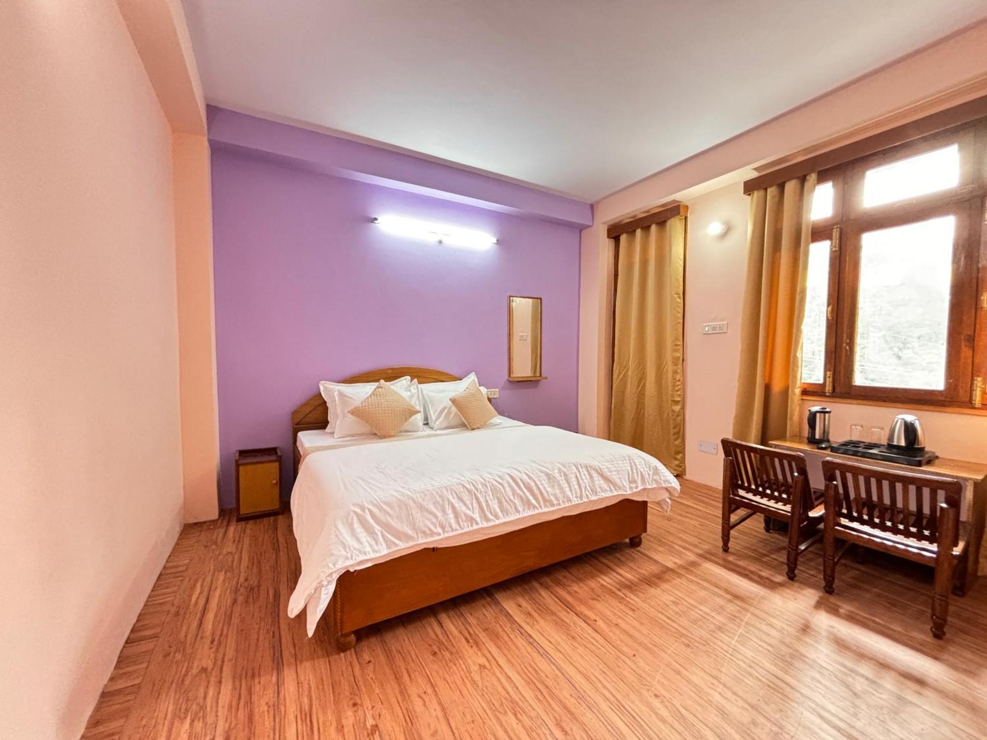 Hotel Geetanjali Sāngla エクステリア 写真